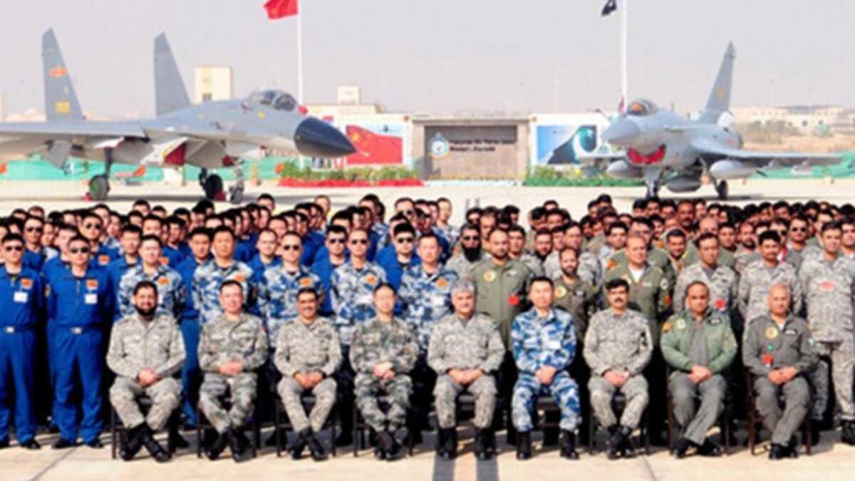 in ve Pakistan'dan ortak hava tatbikat