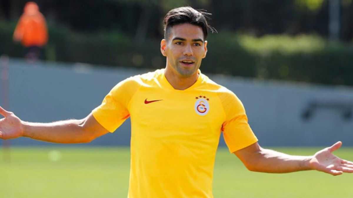 Galatasaray, Radamel Falcao'ya 2 milyon Euro'luk pein deme yapt