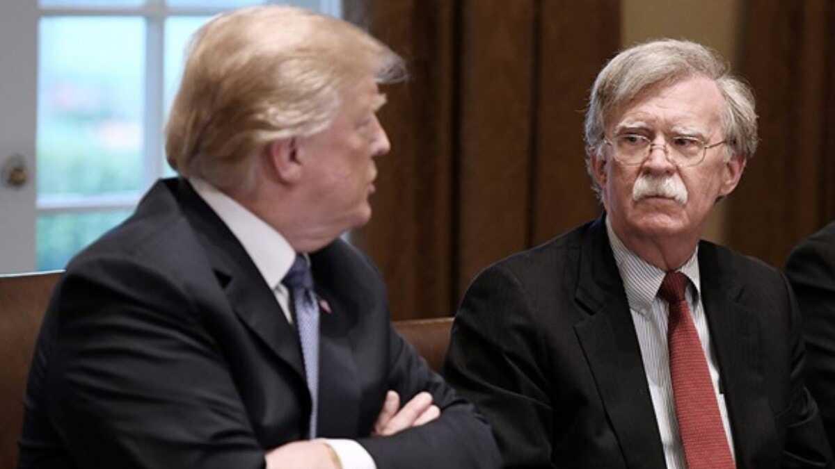 Trump'tan Bolton' kovmasyla ilgili dikkat eken yorum: Beni engelliyordu