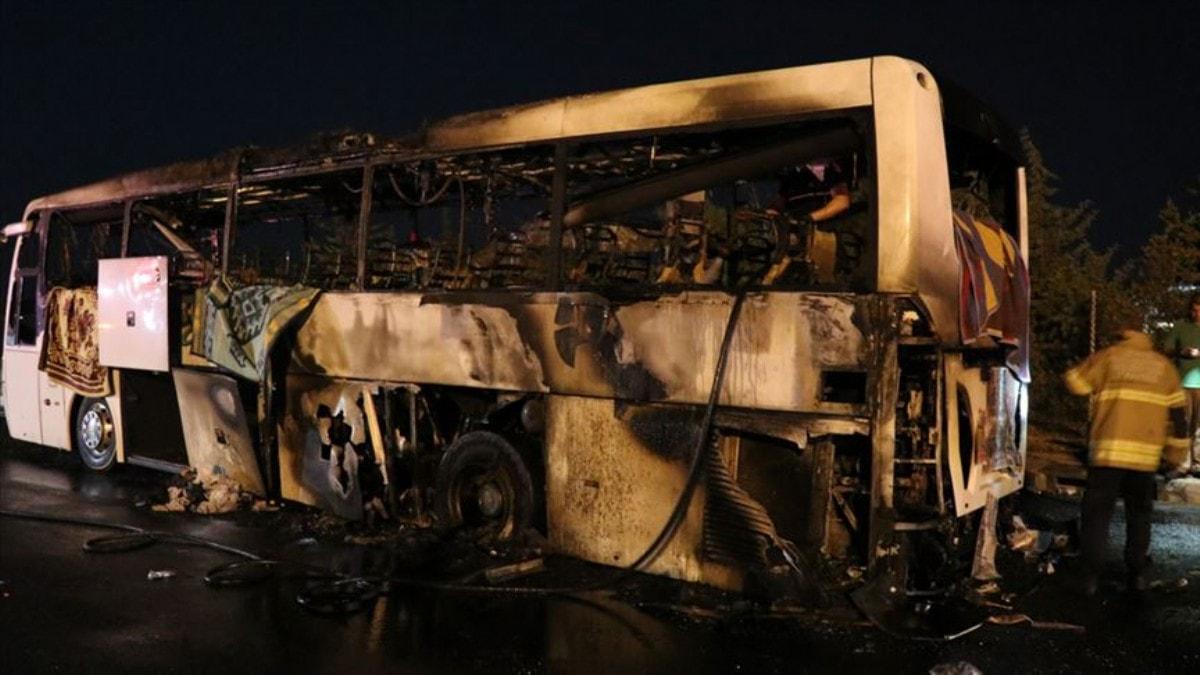 zmir'de seyir halindeki otobste yangn kt