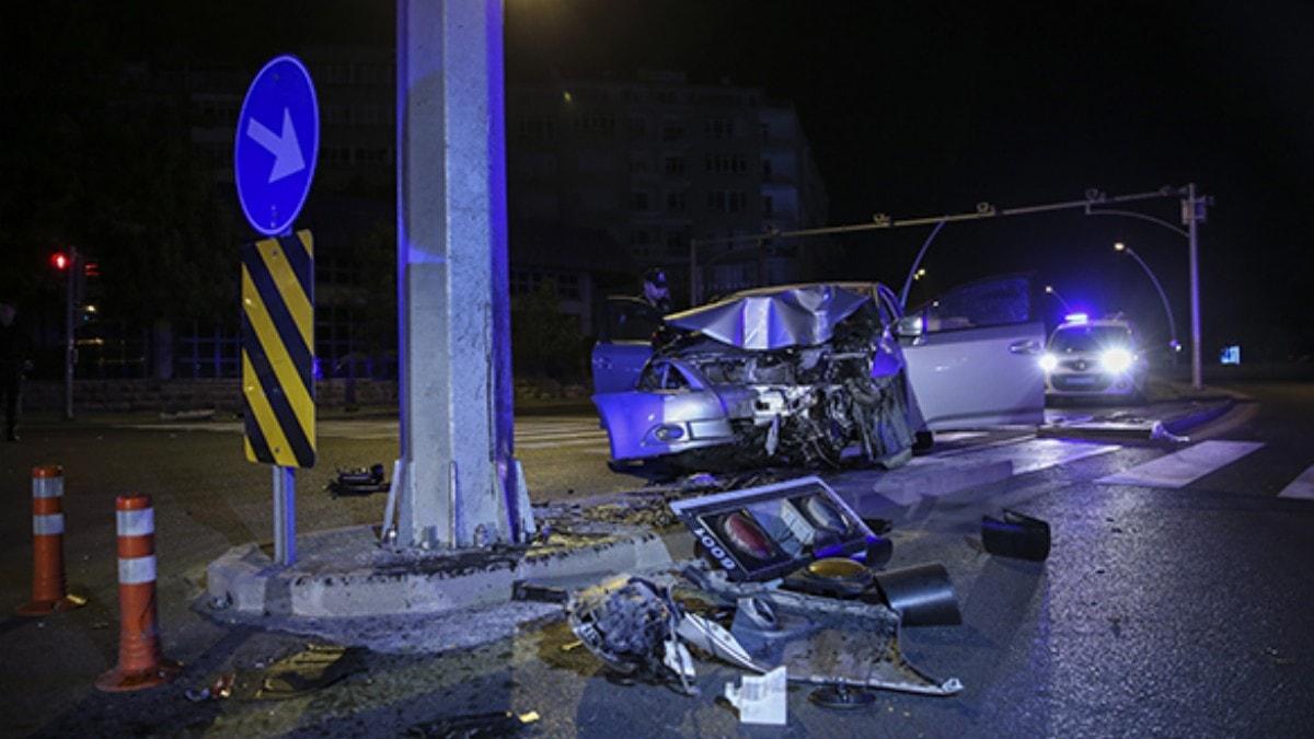 Ankara'da otomobilin arpt direk seyir halindeki taksinin zerine dt