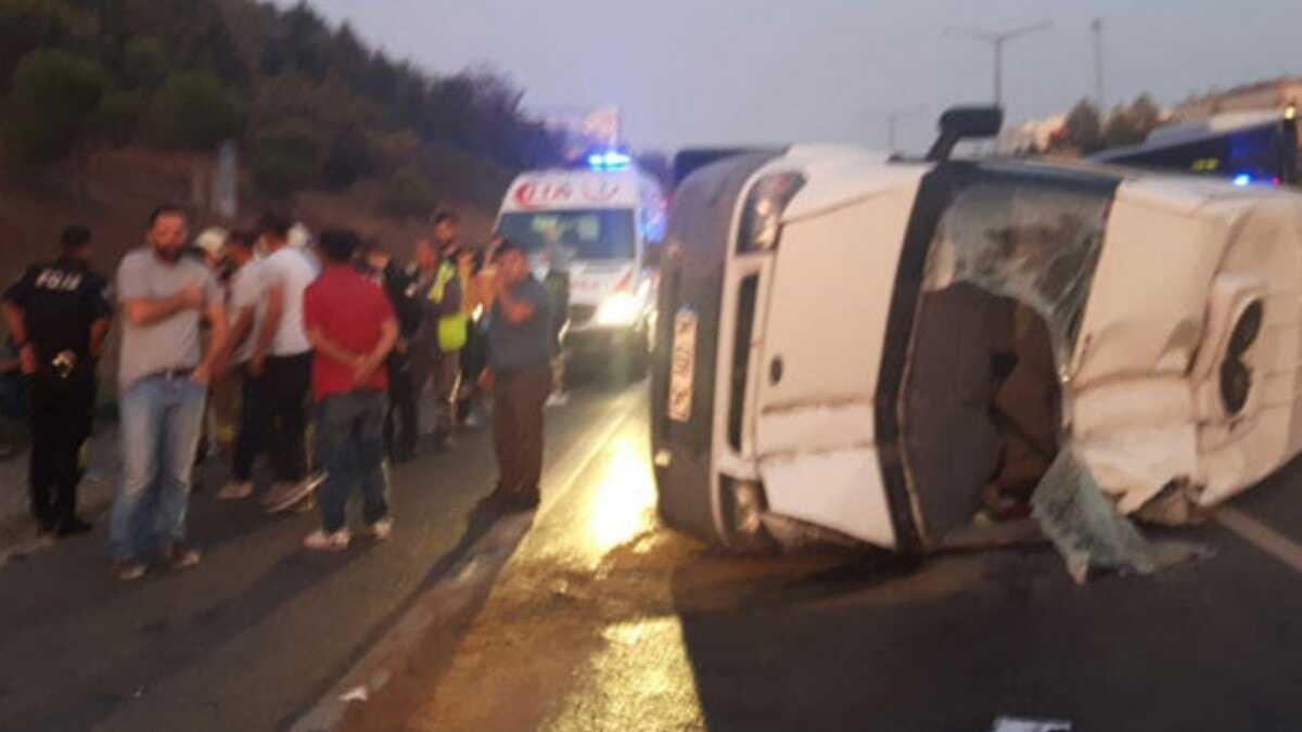 ileri tayan minibs devrildi: 5 yaral