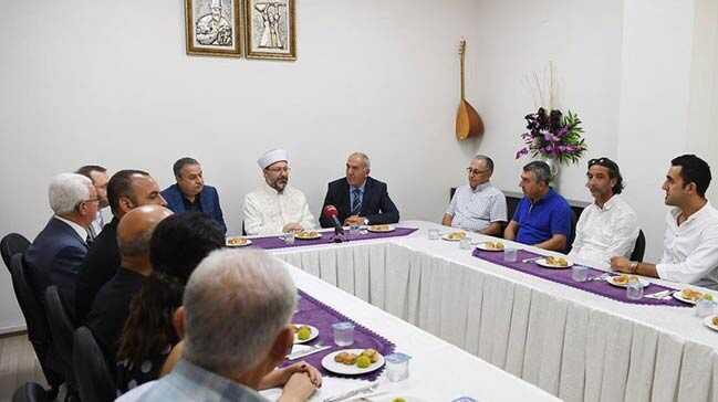Diyanet İşleri Başkanı Erbaş'tan Mersin Cemevi'ne ziyaret