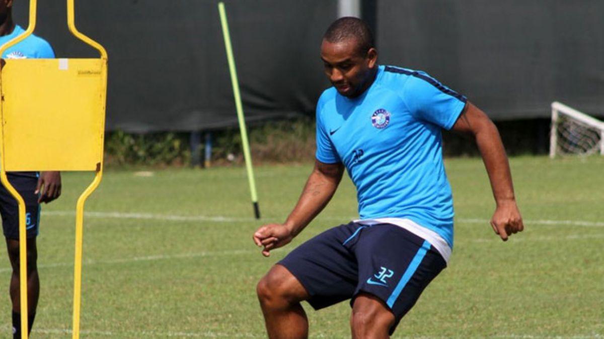 Adana Demirspor formas giyen Brezilyal oyuncu Anderson futbolu braktn aklad
