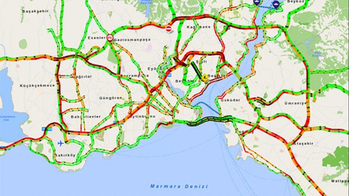 stanbul trafiinde deprem younluu! E-5 kilitlendi