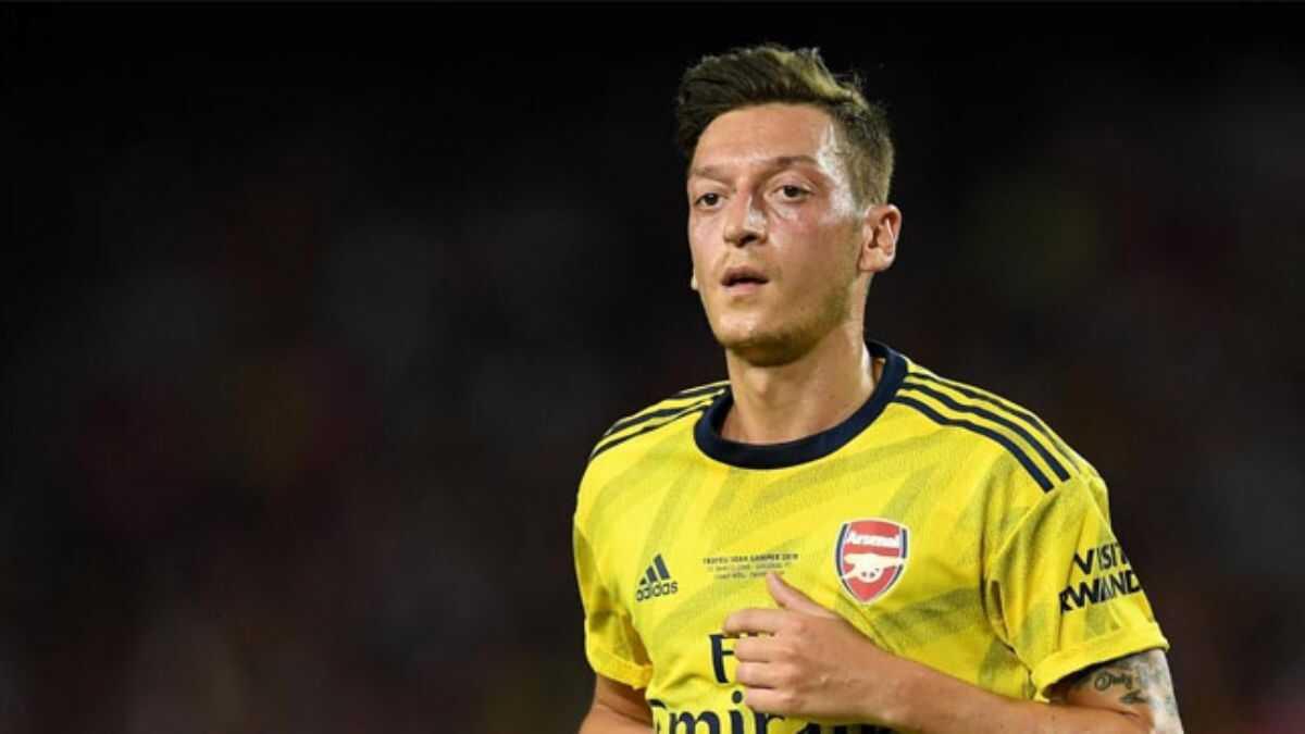 Arsenal, Mesut zil'i gnderme karar ald