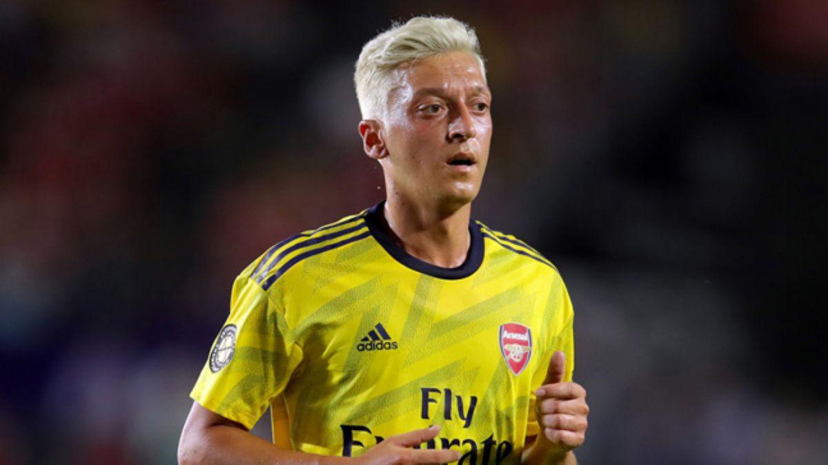 ngiliz basn Mesut zil'in gelecek sezon Fenerbahe'de forma giyeceini iddia etti