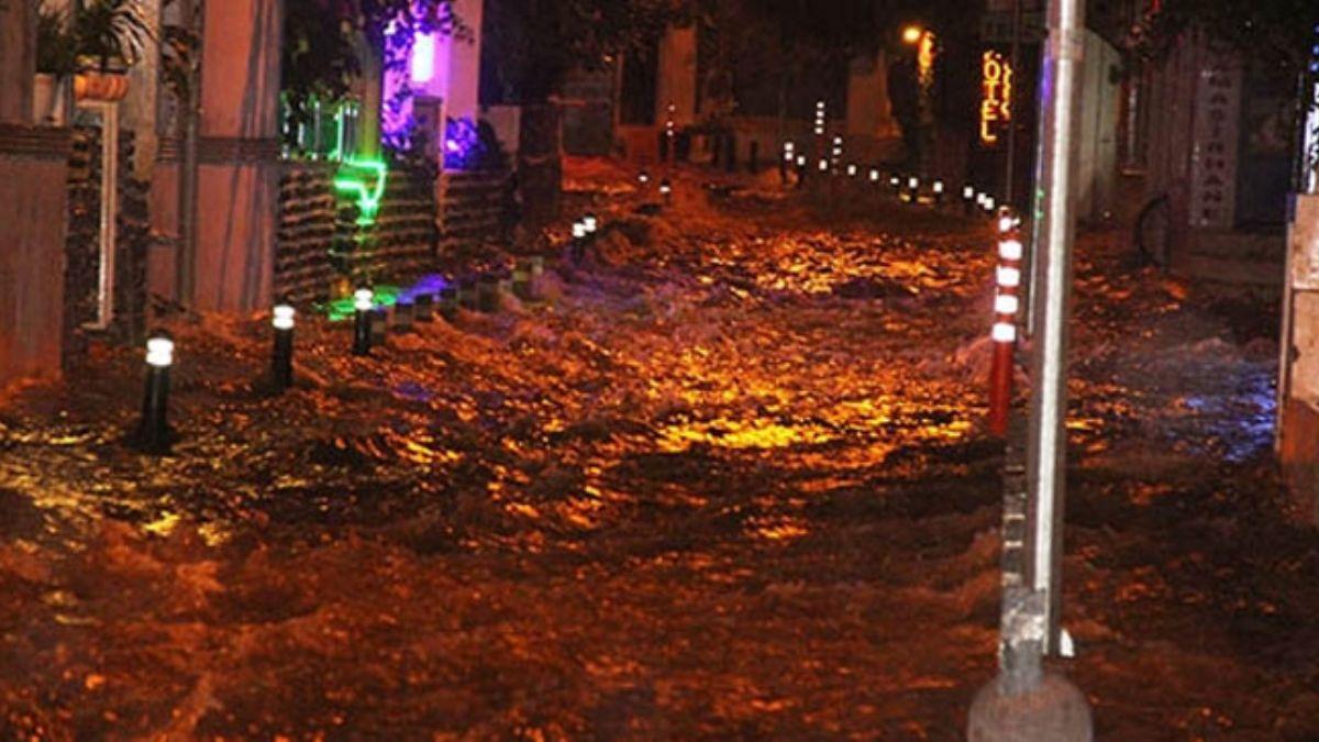 Bodrum'da gece balayan saanak sokaklar gle cevirdi 