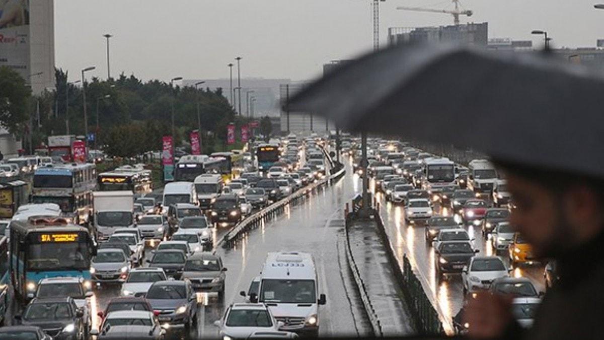 stanbul'da beklenen ya balad, trafik durma noktasna geldi! te son durum...