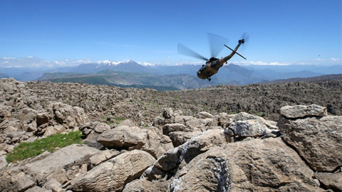 Hakkari'de 4 terrist silahlaryla birlikte etkisiz hale getirildi