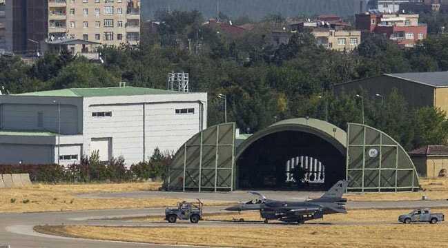 Barış Pınarı Harekatı son dakika gelişmeleri... Diyarbakır’da hava hareketliliği yaşanıyor