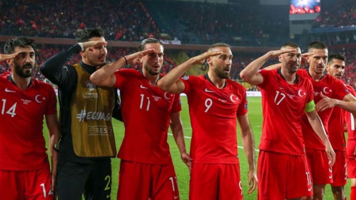 Son dakika haberi... 'Asker selamna inceleme' iddialarna UEFA'dan yant