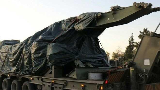 Fırat Nehri üzerinde kurulması planlanan seyyar köprü için sevkiyat yapıldı