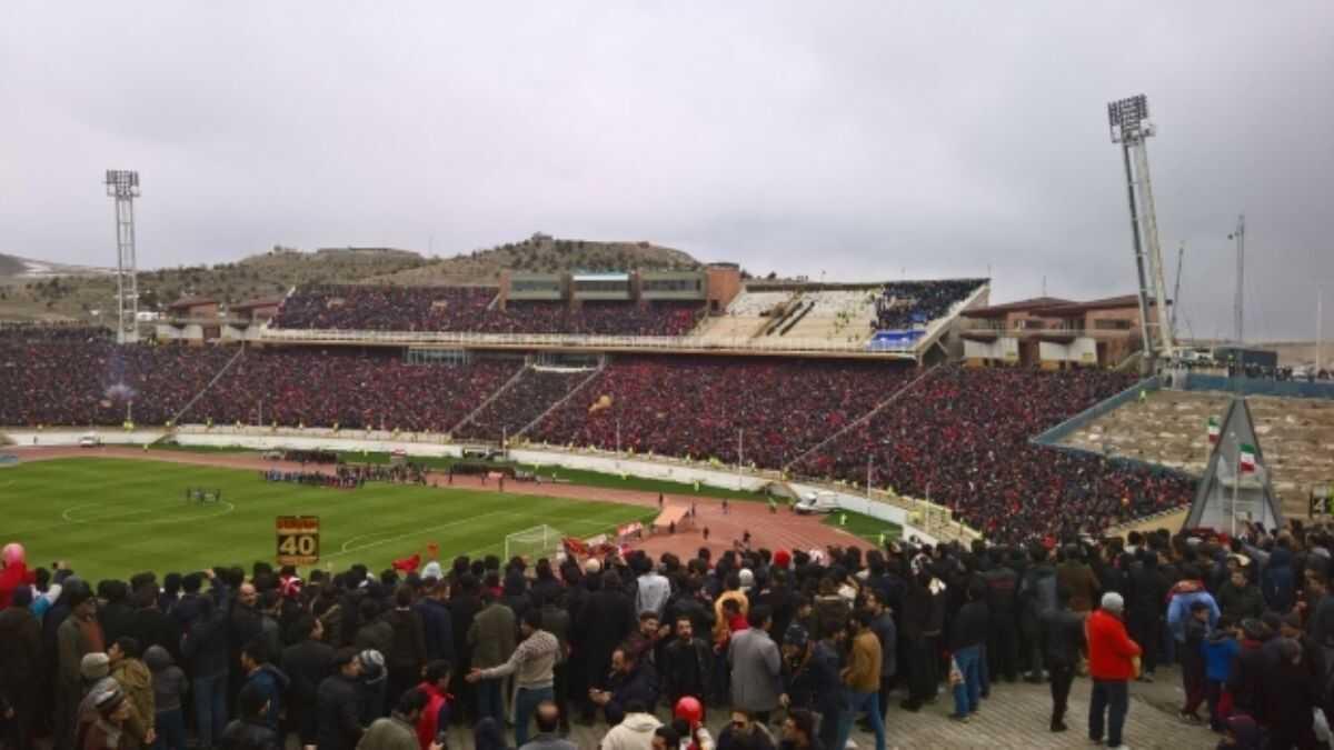 Trk bayra ve Trk askeri fotoraf paylat diye futboldan men ettiler!