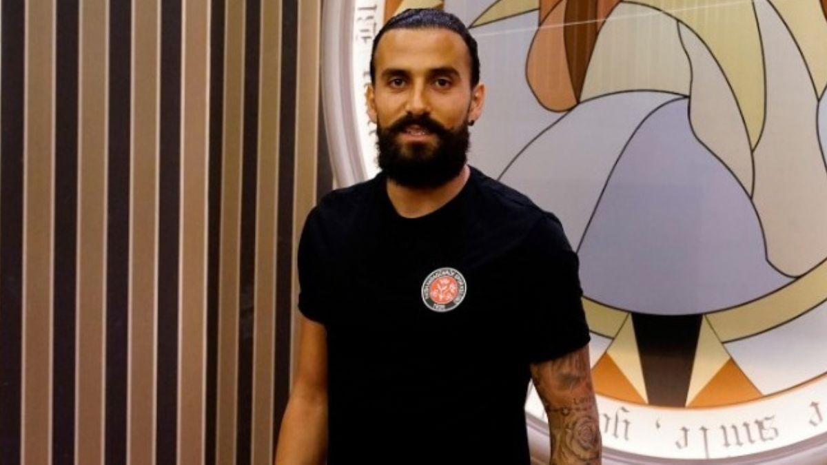 Erkan Zengin, Fatih Karagmrk'te hem futbolcu hem de teknik direktrlk grevini stlenecek