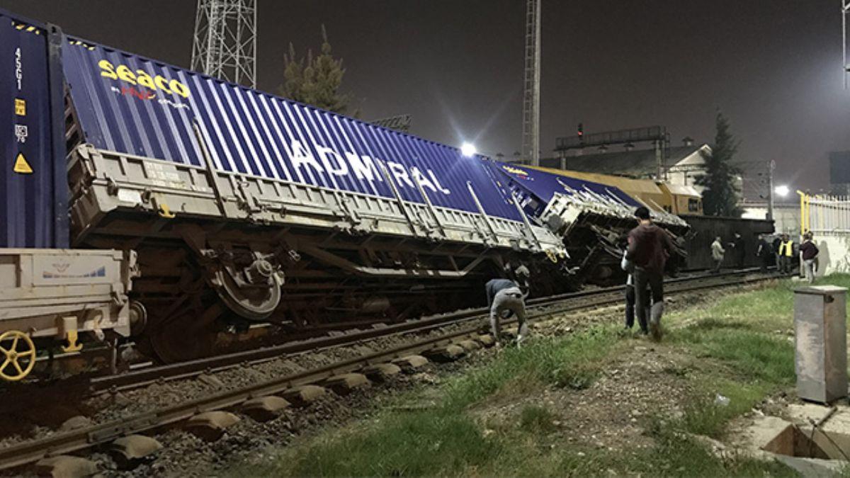 Halkapnar'da yk treni raydan kt 