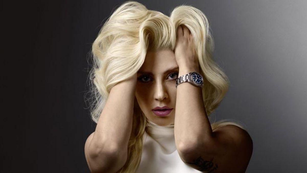 Shallow леди гага перевод. Эстетика леди. Lady Gaga shallow. Леди в белом фото. Леди Гага депрессия.