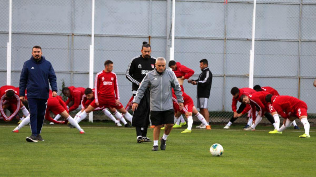 Rza almbay: Antalyaspor ma Galatasaray mandan zor
