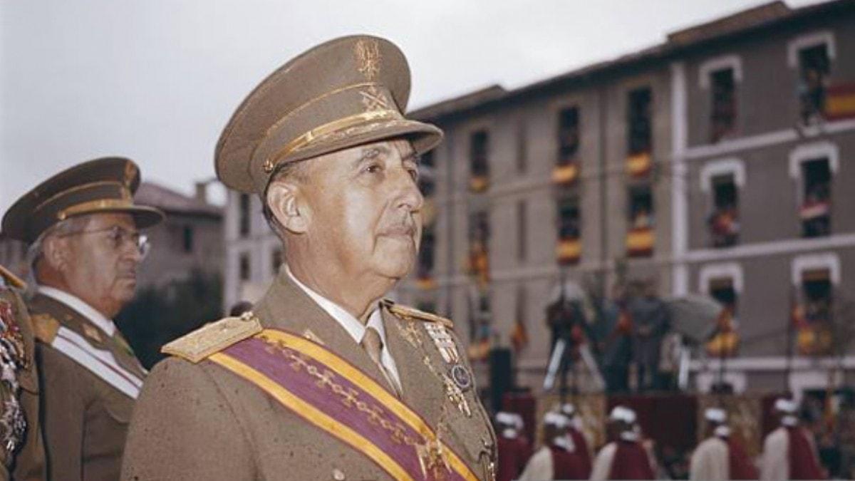 Diktatr Franco'nun tabutu resmi trensiz tanacak
