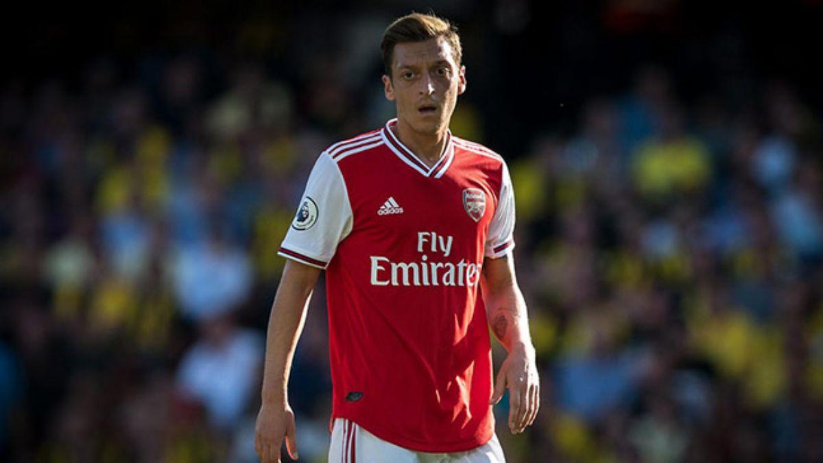 Emery'den Mesut eletirilerine yant: Mesut'un kadro d kalmas, ynetimle alnm ortak bir karar