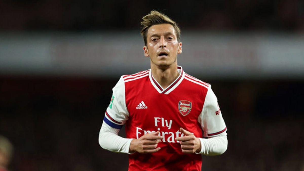 ngiltere'den Mesut zil iddias: Galatasaray ya da Fenerbahe'ye gitmesi bekleniyor