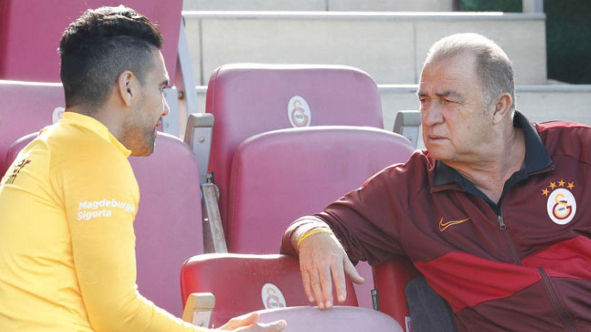 Galatasaray'da teknik direktr Fatih Terim, Radamel Falcao ile grt