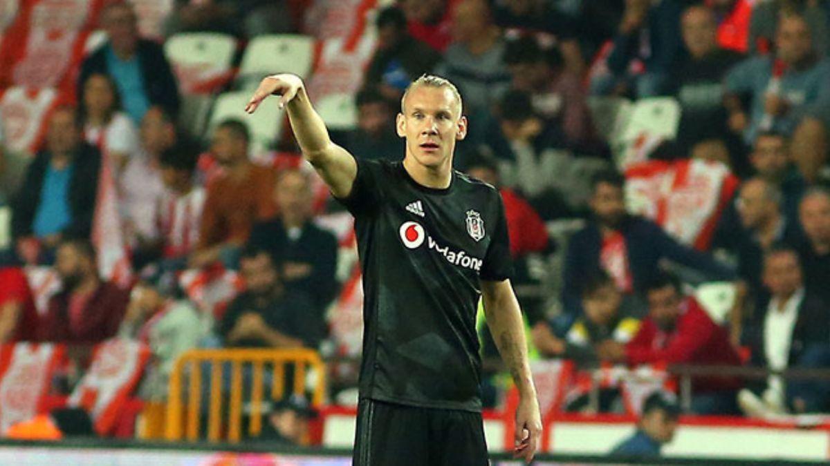 Domagoj Vida, Antalyaspor karsnda duvar oldu!