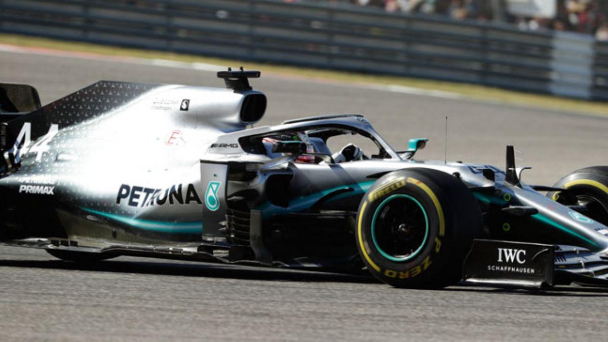 Formula 1'de ampiyon Lewis Hamilton