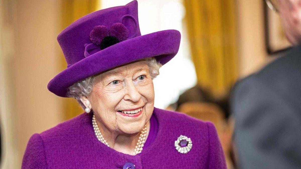 ngiltere Kraliesi Elizabeth artk sahte krk giyecek