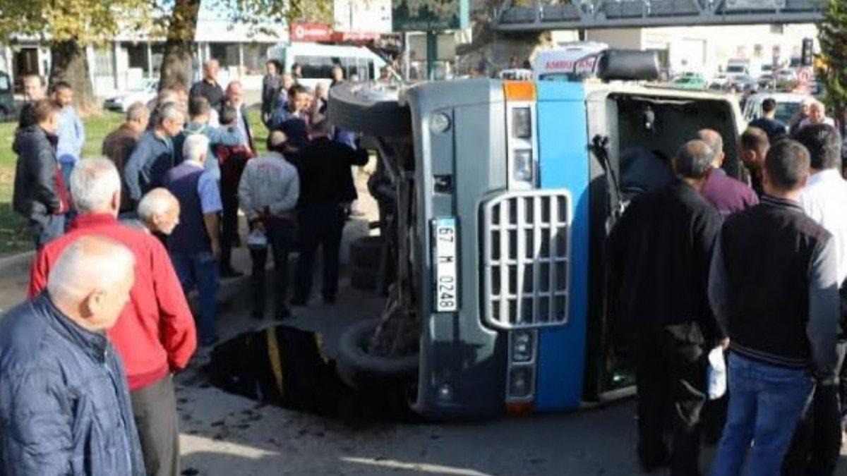 Zonguldak'ta yolcu minibs devrildi: 11 yaral