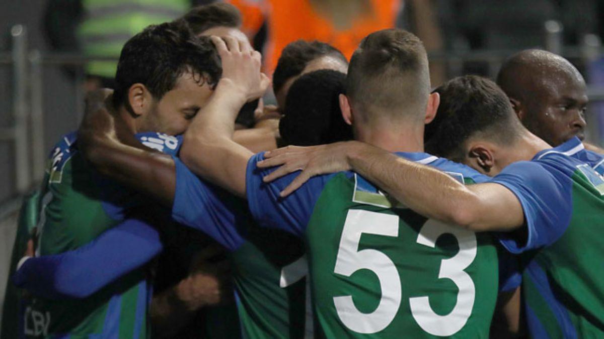 10 kii kalan aykur Rizespor, Antalyaspor'u tek golle malup etti