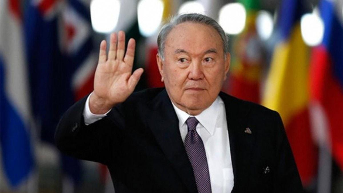 Nazarbayev'den Putin ve Zelenskiy'e ara buluculuk nerisi