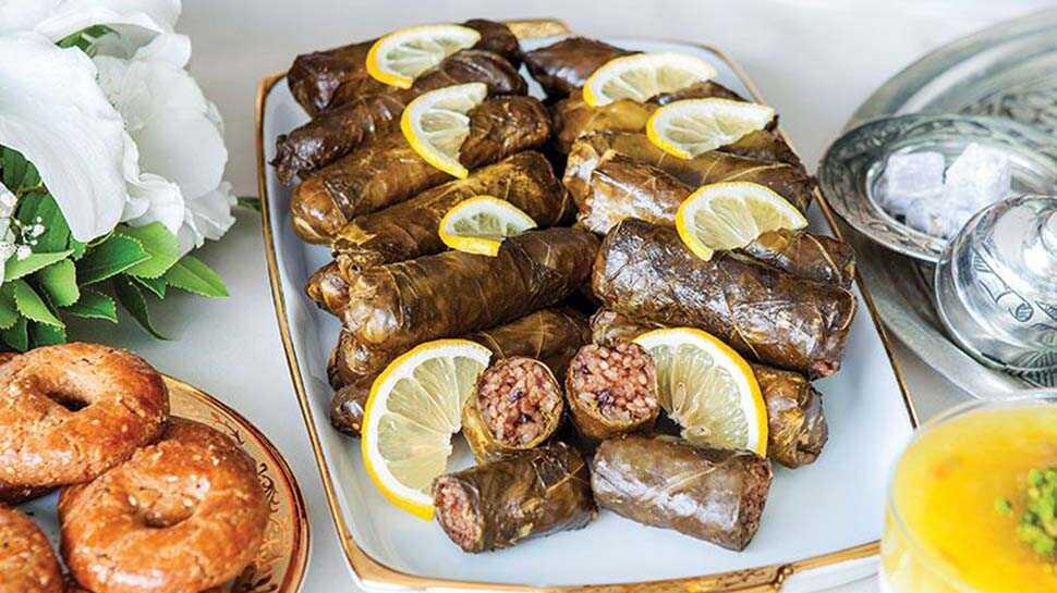Merak edilen tat: Antep fıstıklı zeytinyağlı yaprak sarması tarifi