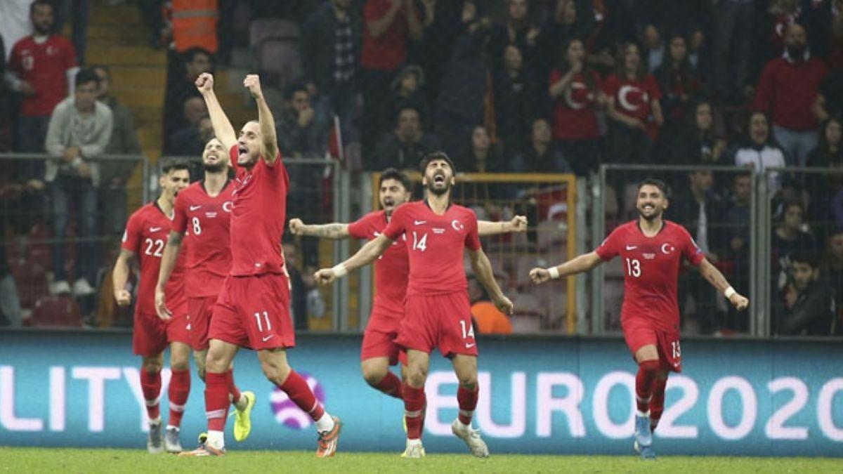 A Milli Futbol Takmmz, zlanda ile golsz berabere kald ve EURO 2020'ye katlmaya hak kazand