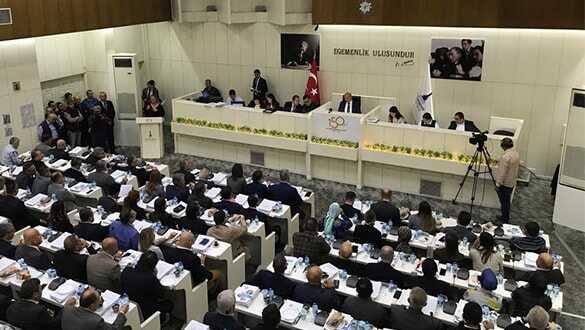 İstanbul'daki arazi İzmir Belediye Meclisi'nde tartışma çıkardı! AK Parti: 7 ayda neyimiz yok satılmaya başlandı
