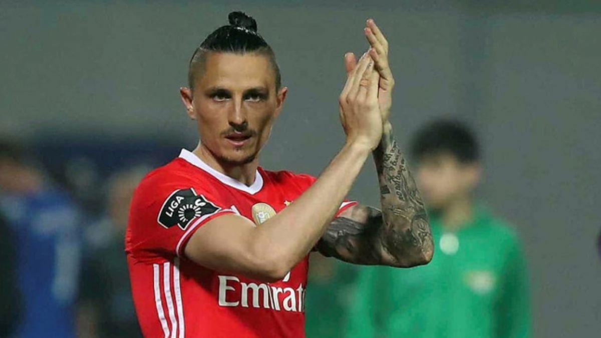 Sper Lig ekiplerine mjde! Benfica 8 futbolcusunu sat listesine koydu