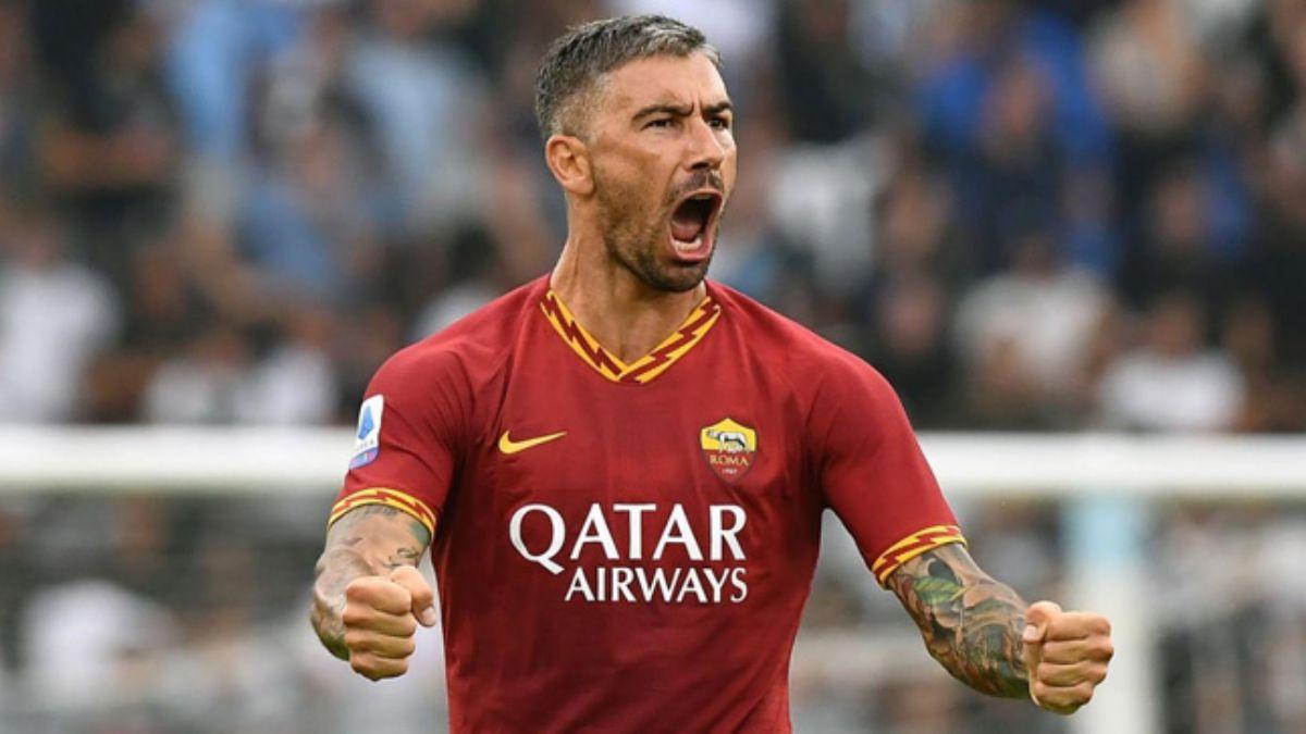 Damien Comolli, devre arasnda Kolarov transferi iin tekrar harekete geiyor