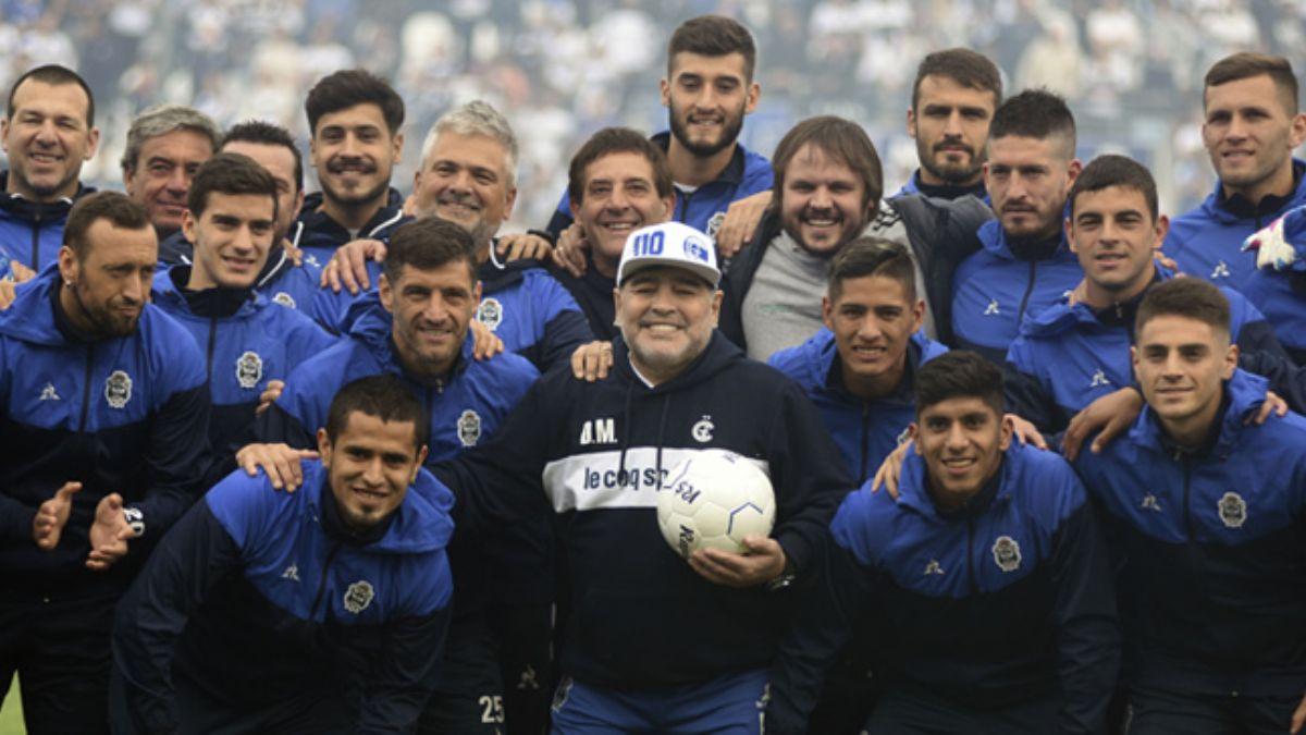 Diego Armando Maradona, Gimnasia'dan istifa etti
