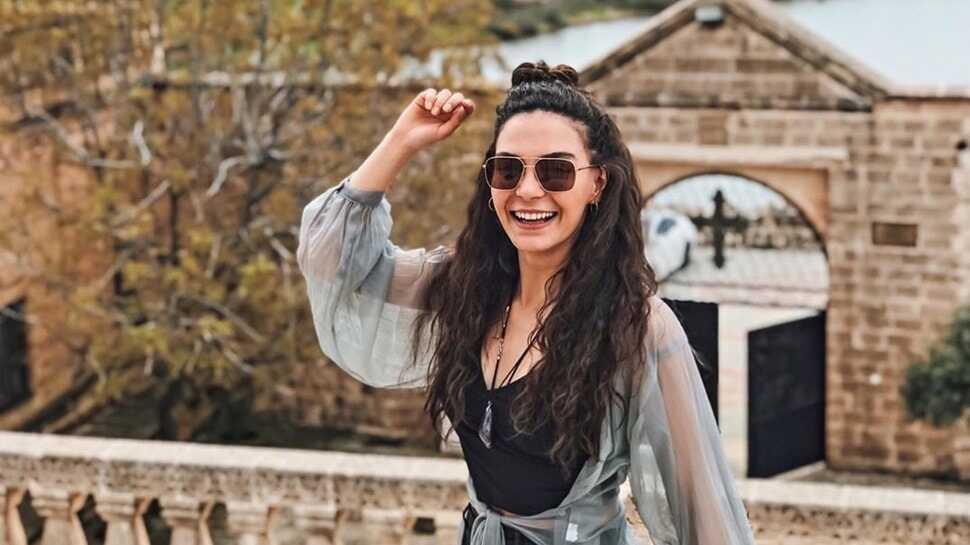 Hercai'nin yıldızı Ebru Şahin'e Murat Cemcir'den ilginç soru: Photoshop değil, değil mi bu"