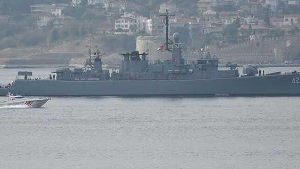 Bulgar savaş gemisi 'Verni' Çanakkale Boğazı'ndan geçti