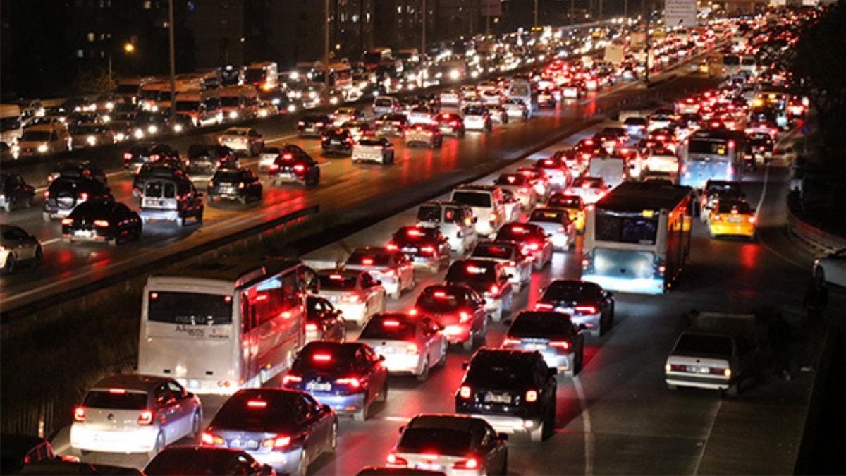 stanbul'da trafik younluu yzde 76'ya ulat