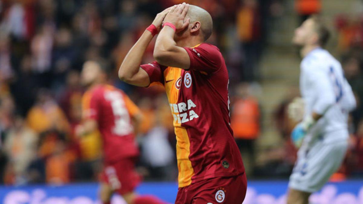 Galatasaray'da yaanan kriz geici olarak donduruldu