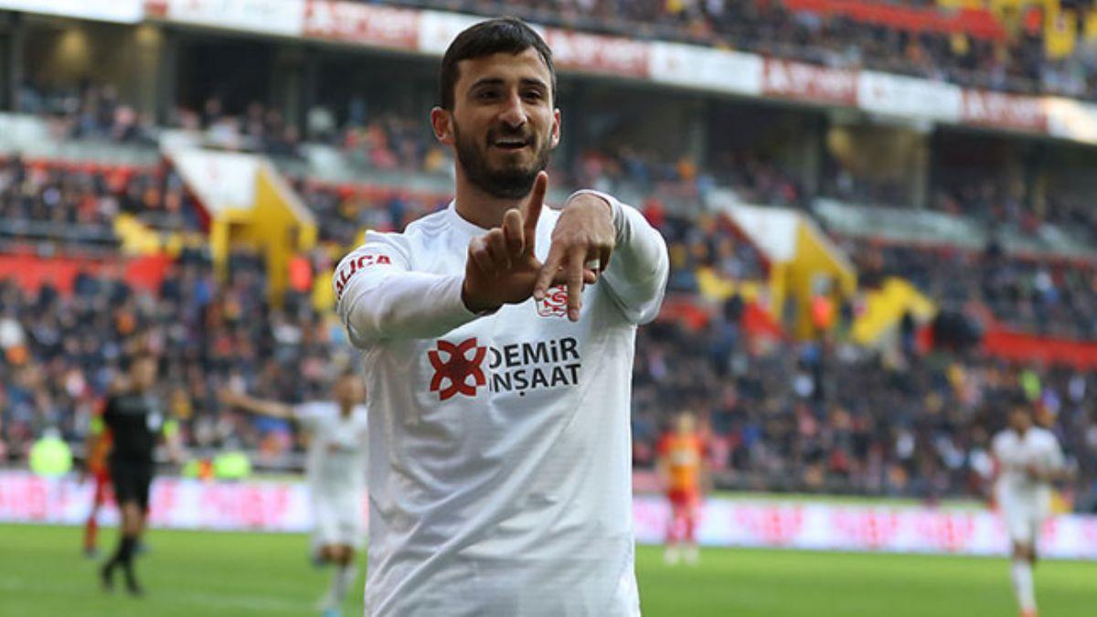 Sivassporlu Erdoan Yeilyurt: Hocamz ans verdiinde, elimden geleni yapyorum