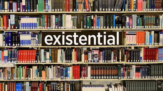 'Dictionary.com' 2019'un kelimesini seçti: Existential
