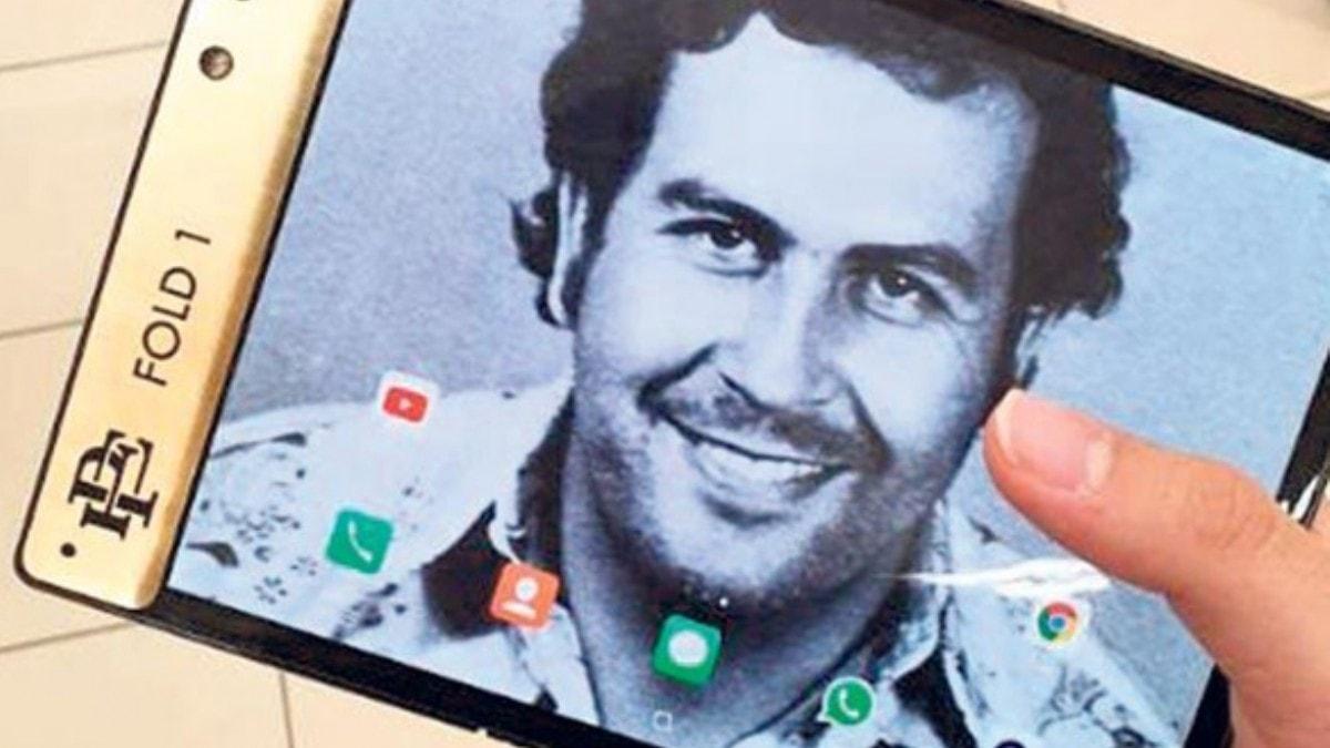 Karde Escobar'dan 350 dolarlk katlanabilir akll telefon