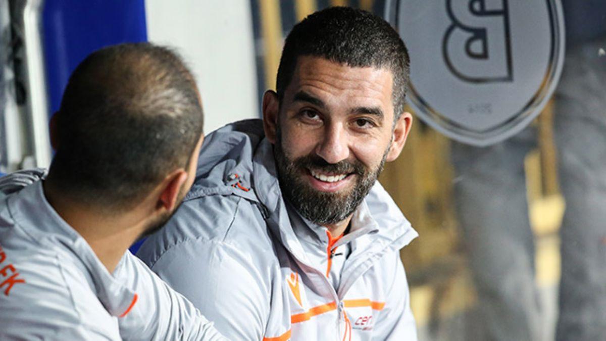 Arda Turan, Galatasaray'a gelmek iin bo mukaveleye imza atmaya hazr