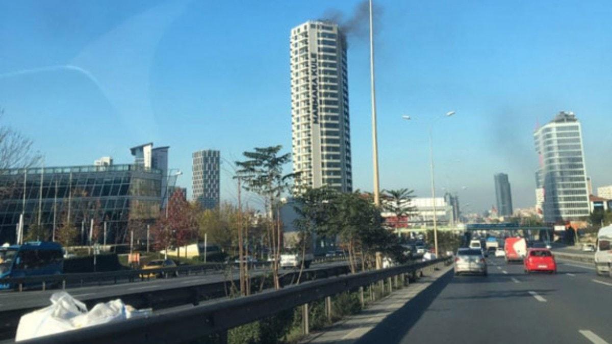 stanbul'da lks rezidansta yangn panii!