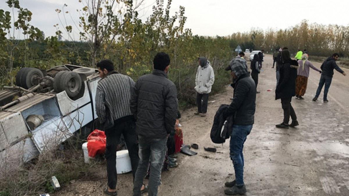 Tarm iilerini tayan midibs devrildi: 11 yaral