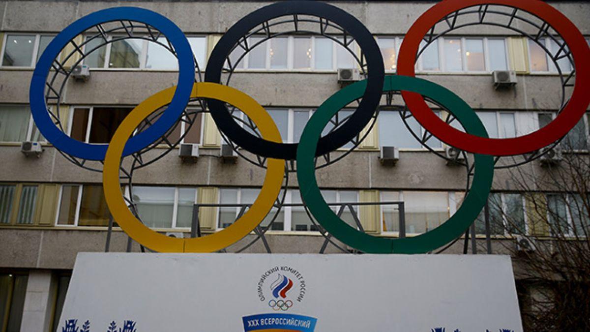 Rus sporcularn milli mar ve bayrak zlemi bitmiyor
