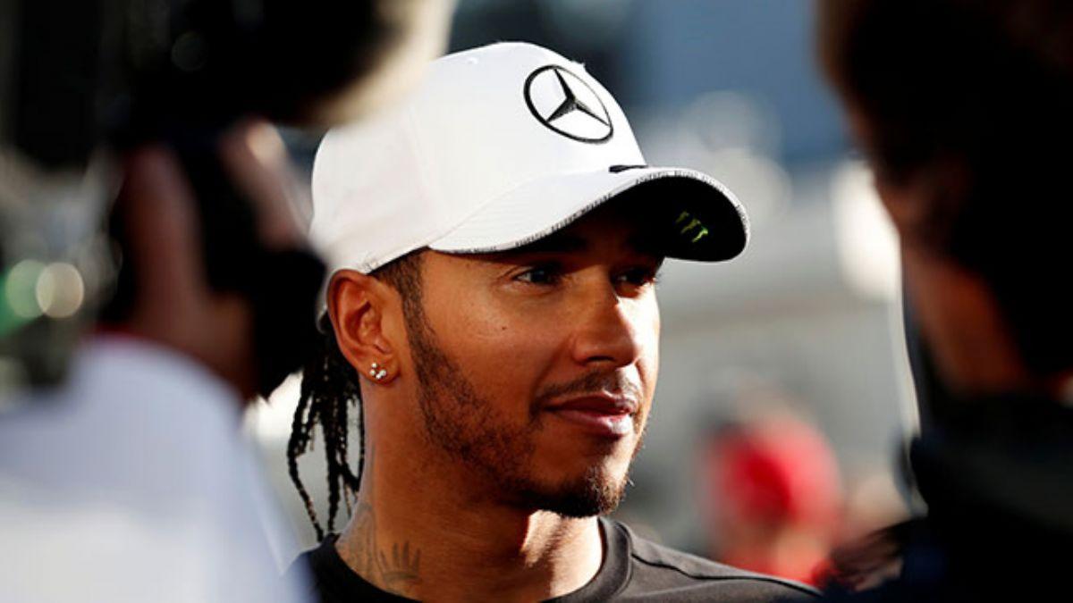 Lewis Hamilton yeni sezon ncesi Ferrari ile gryor